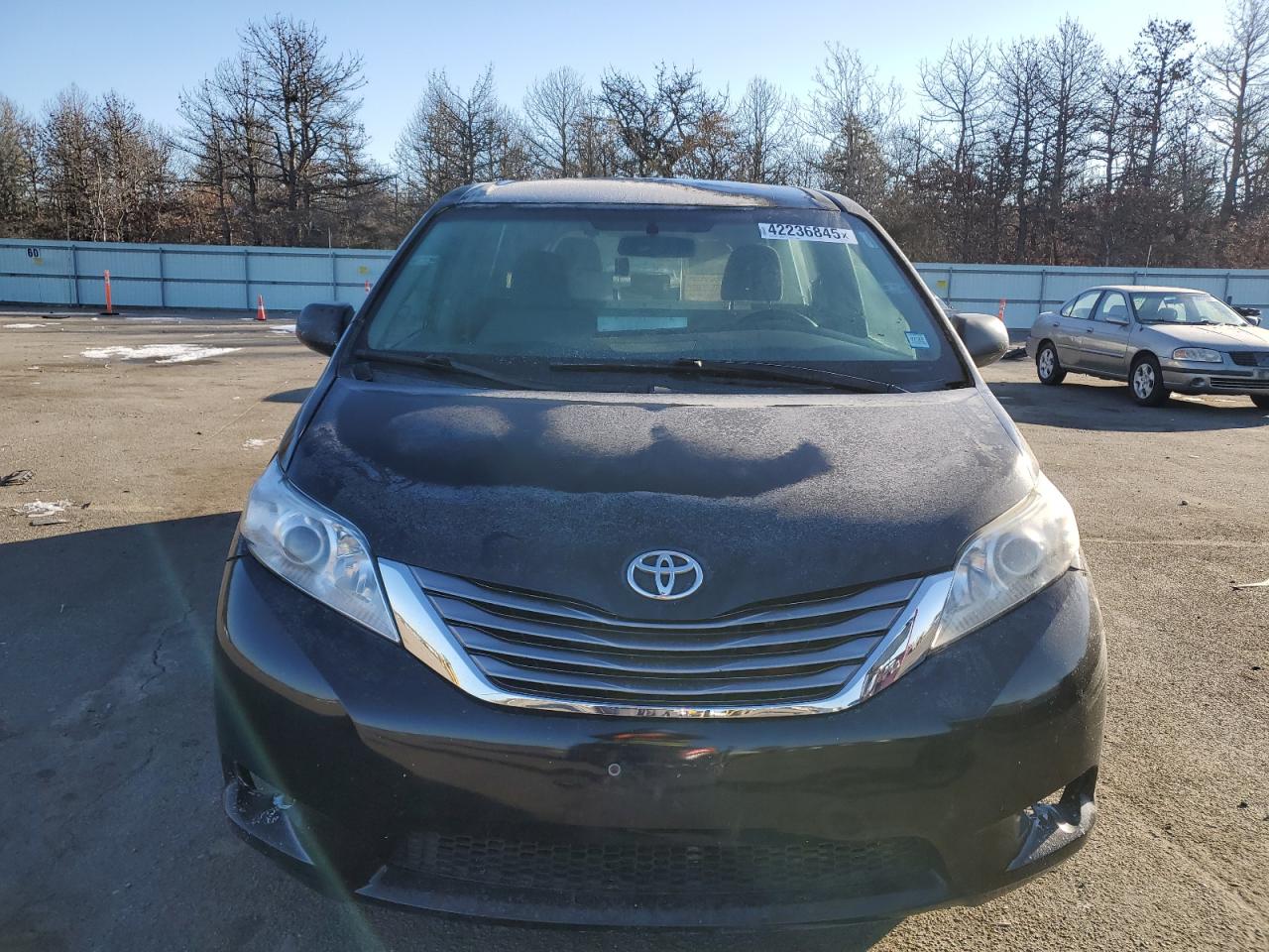 2017 Toyota Sienna - Image 5
