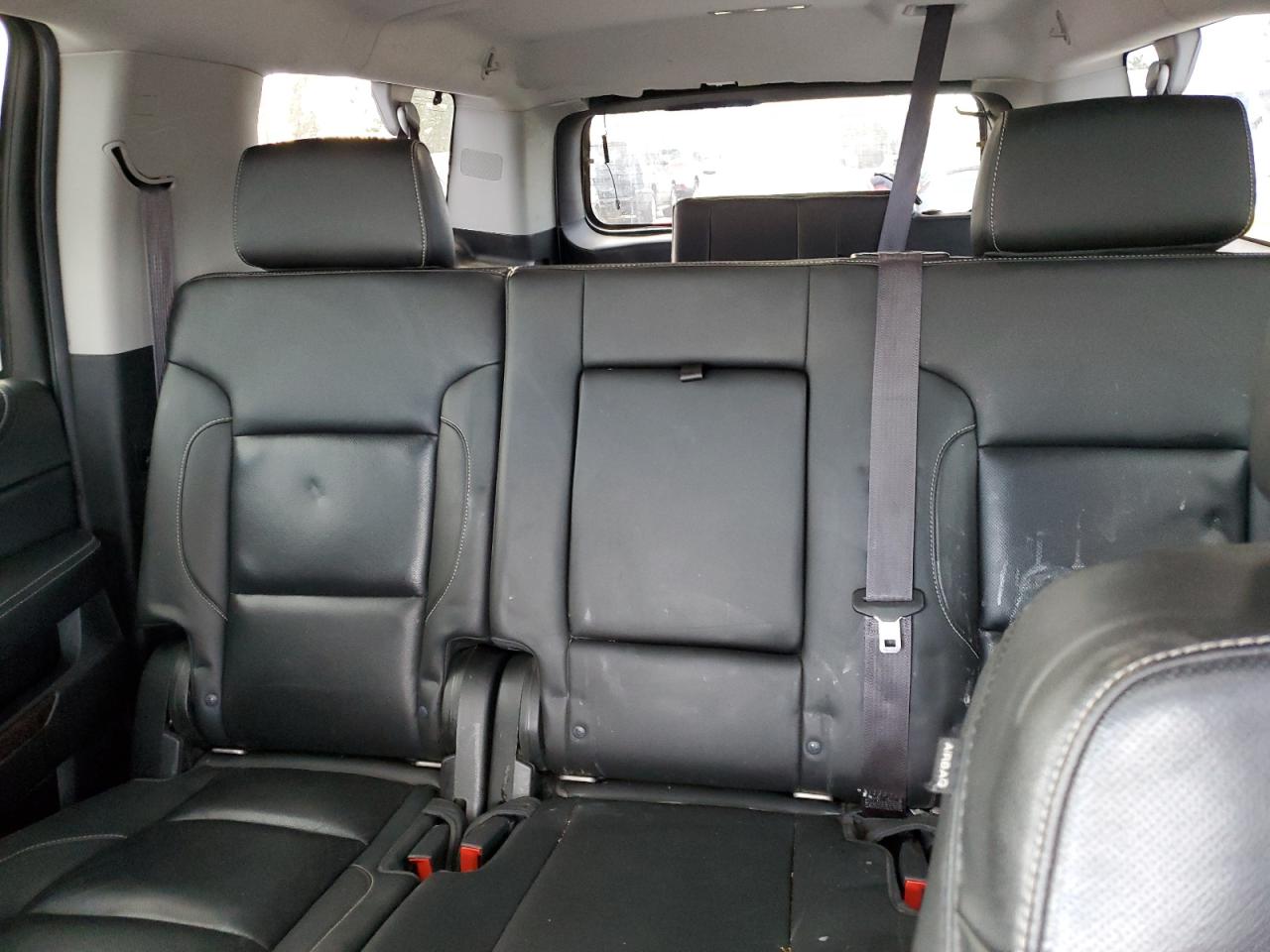 2015 GMC Yukon - Image 10