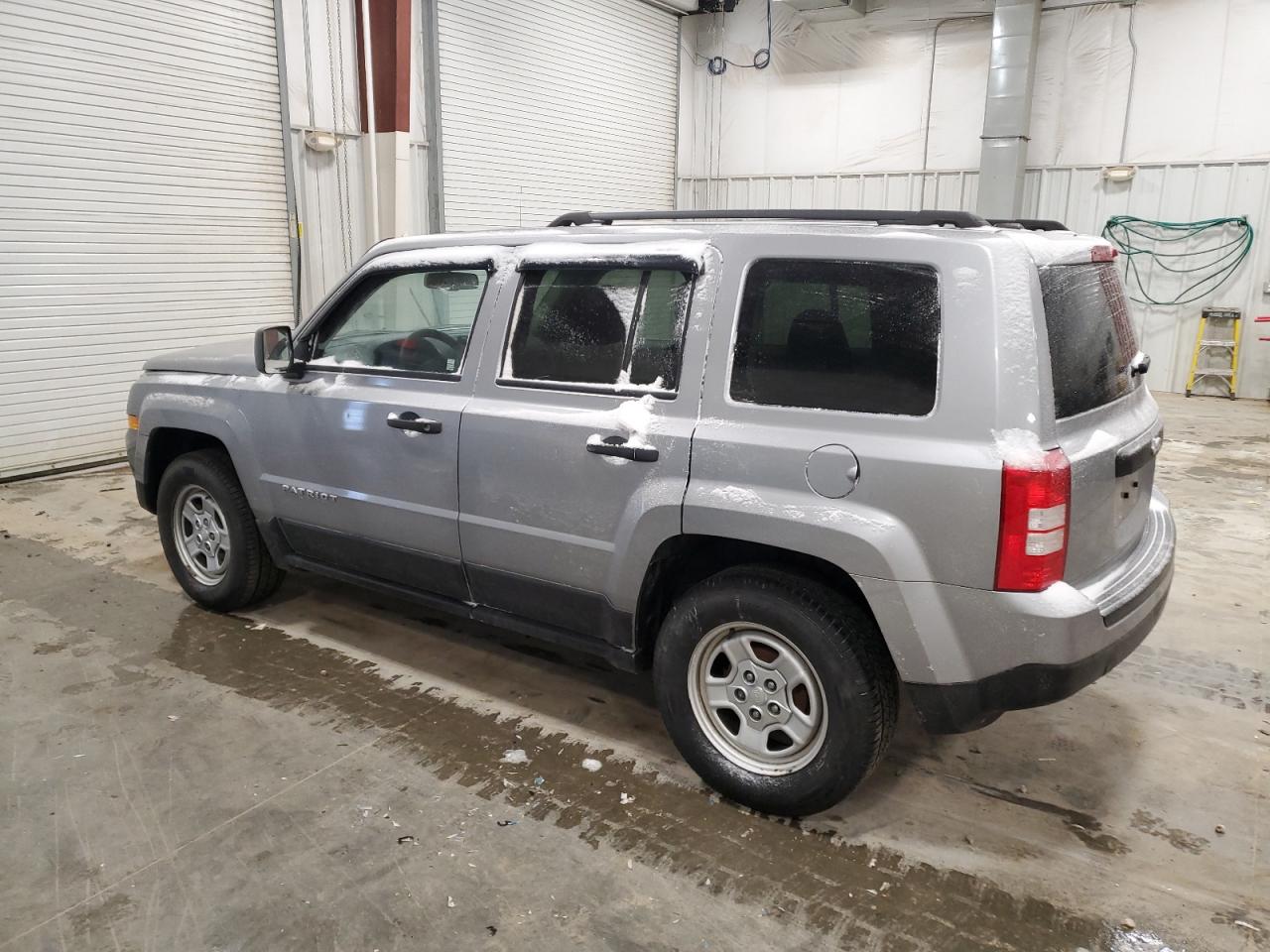 2016 Jeep Liberty (Patriot) - Image 2