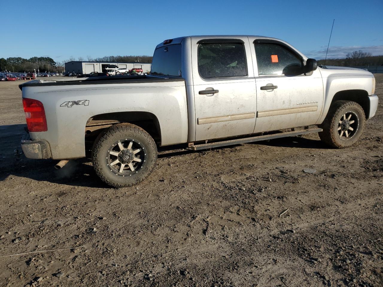 2011 Chevrolet Silverado - Image 3