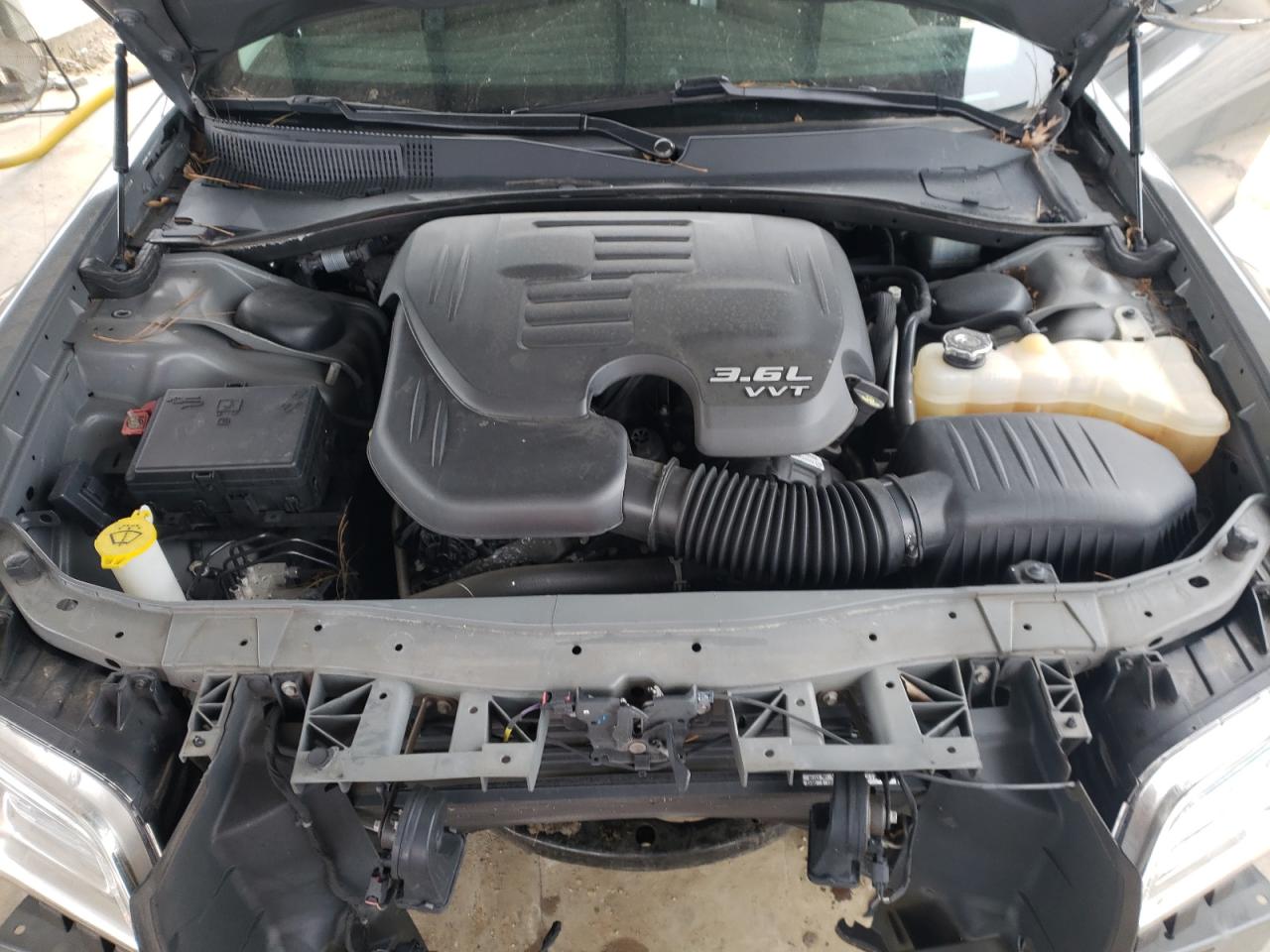 2018 Chrysler 300 - Image 11