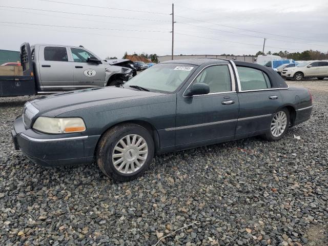 2003 Lincoln Town Car Signature