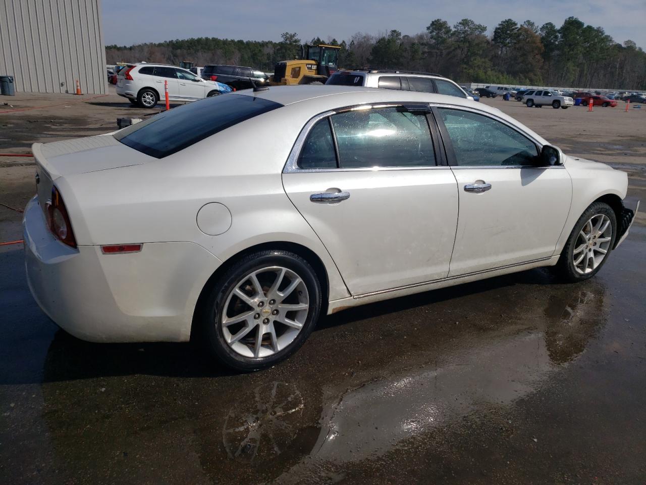 2011 Chevrolet Malibu - Image 3