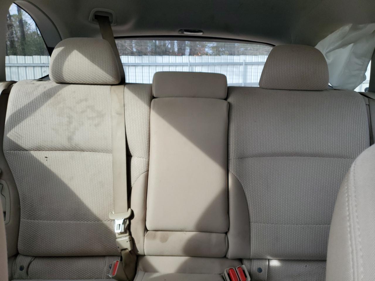 2015 Subaru Outback - Image 10