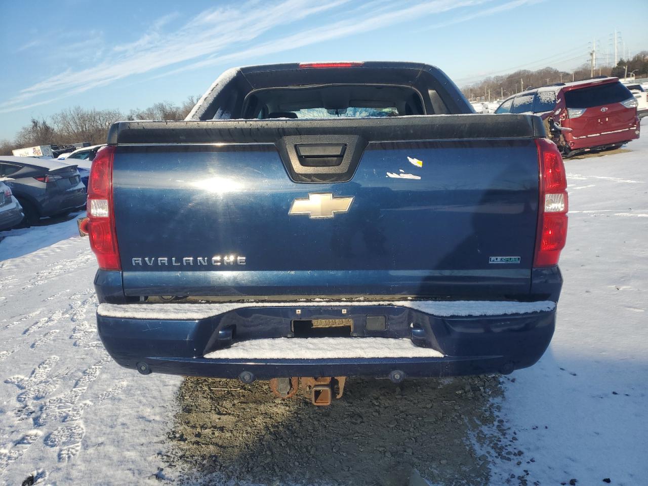 2011 Chevrolet Avalanche - Image 6