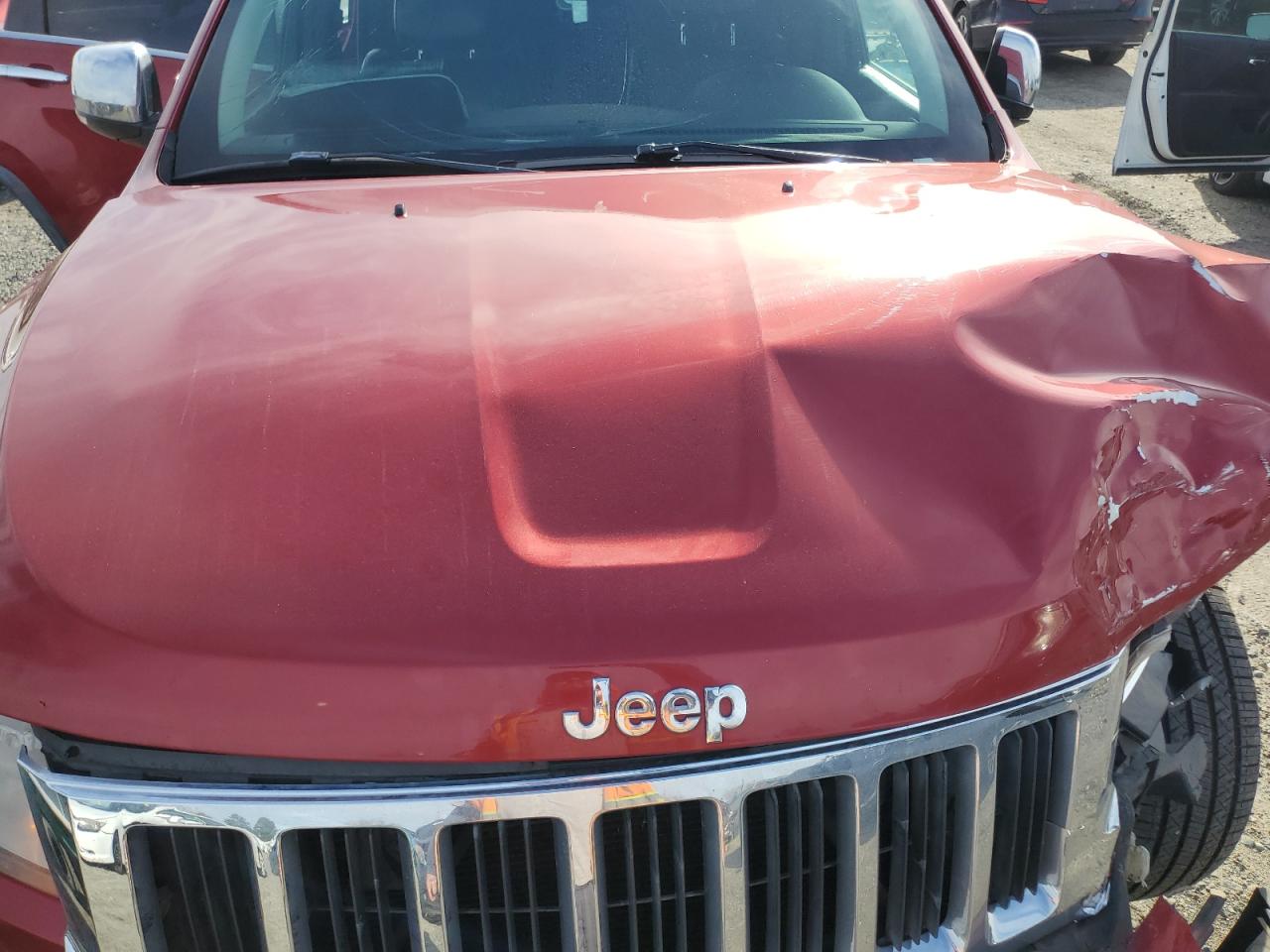 2011 Jeep Grand Cherokee - Image 12