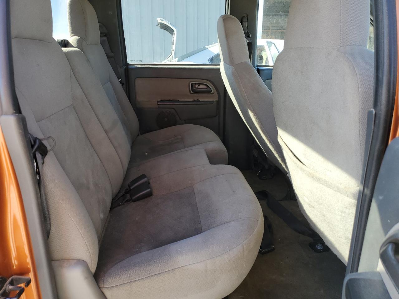 2005 Chevrolet Colorado - Image 10