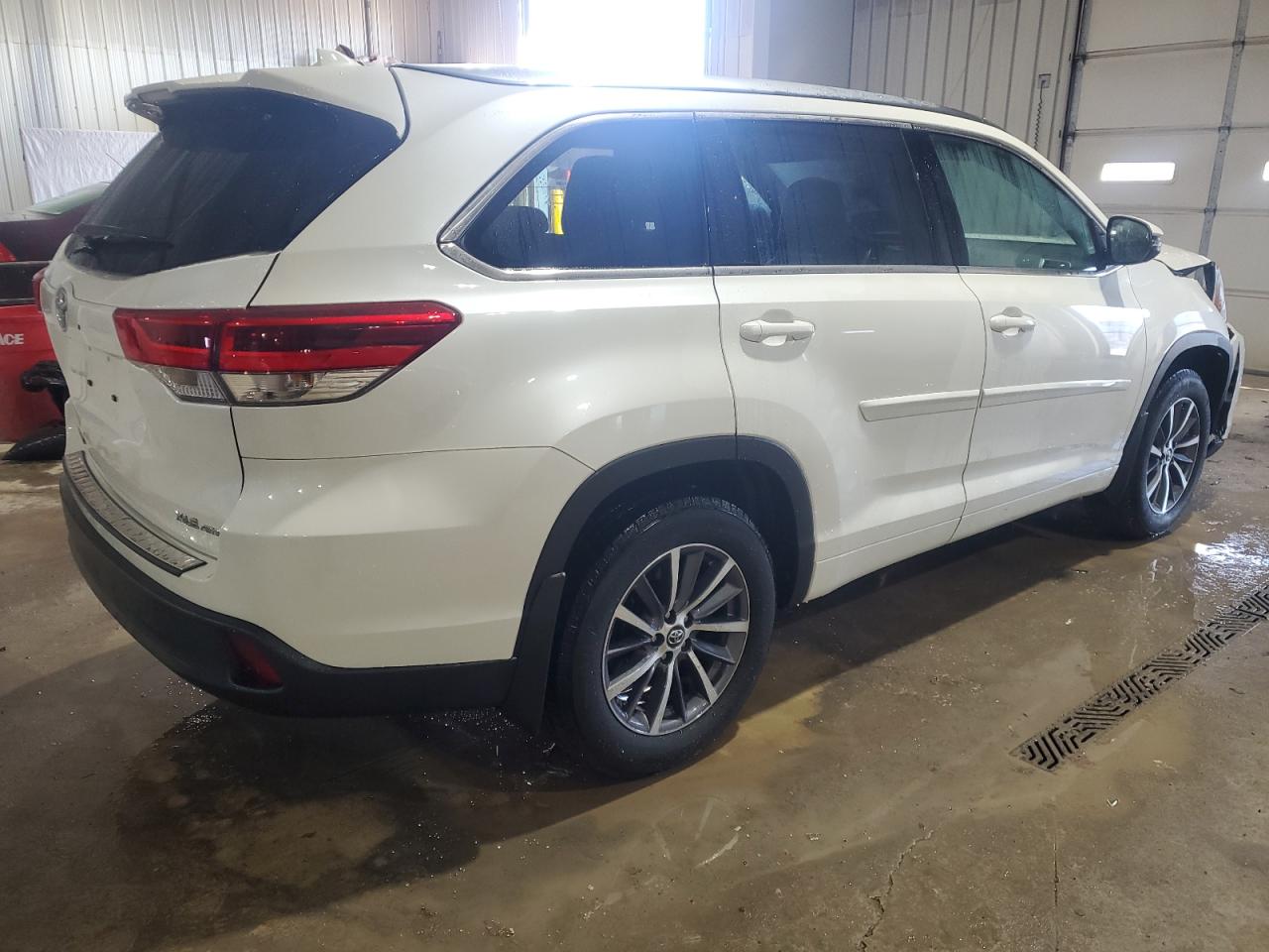 2018 Toyota Highlander - Image 3