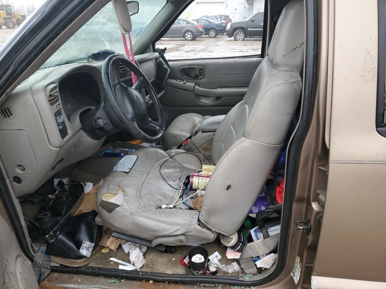 2004 Chevrolet Blazer - Image 7