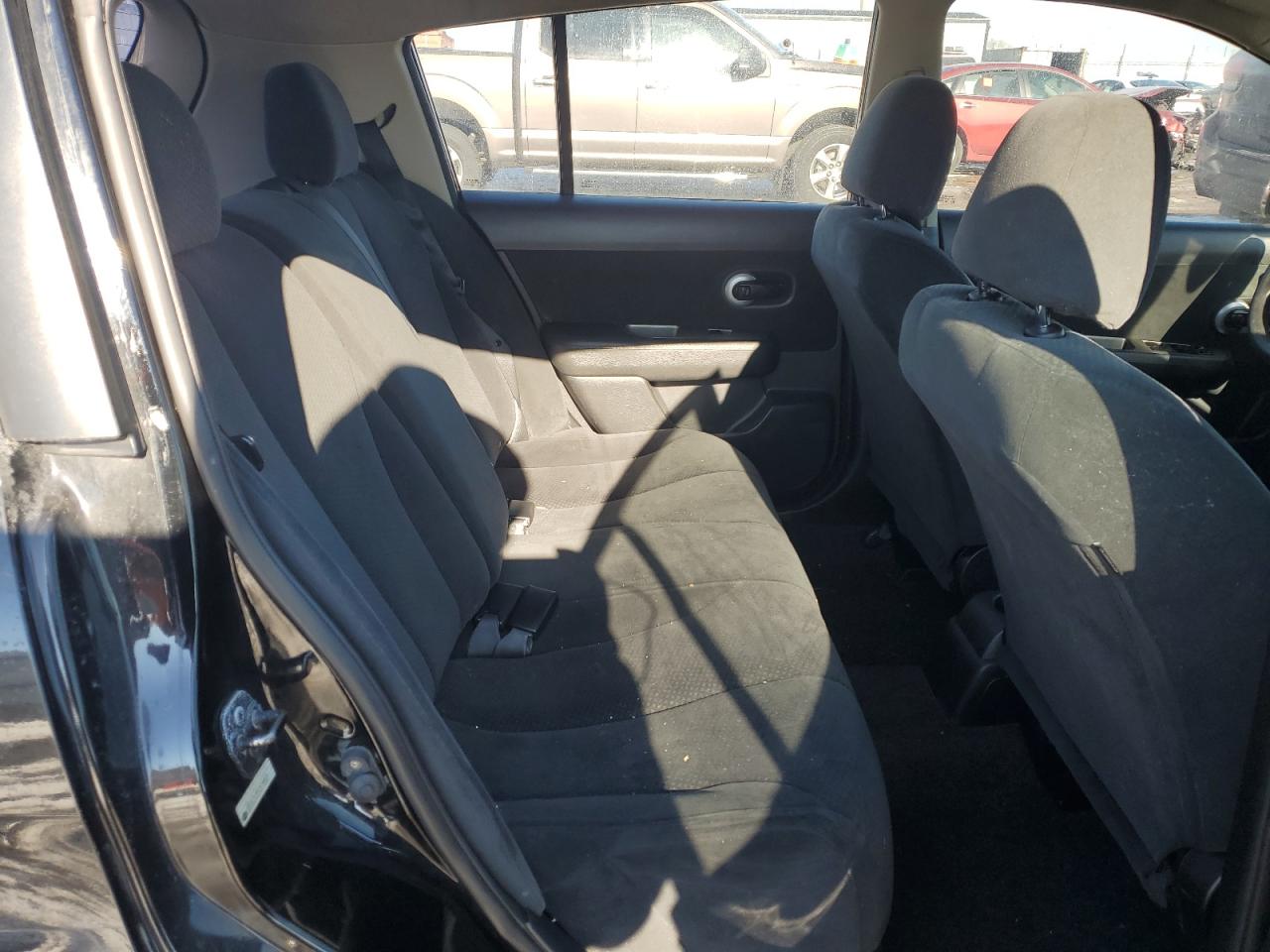 2012 Nissan Versa - Image 10