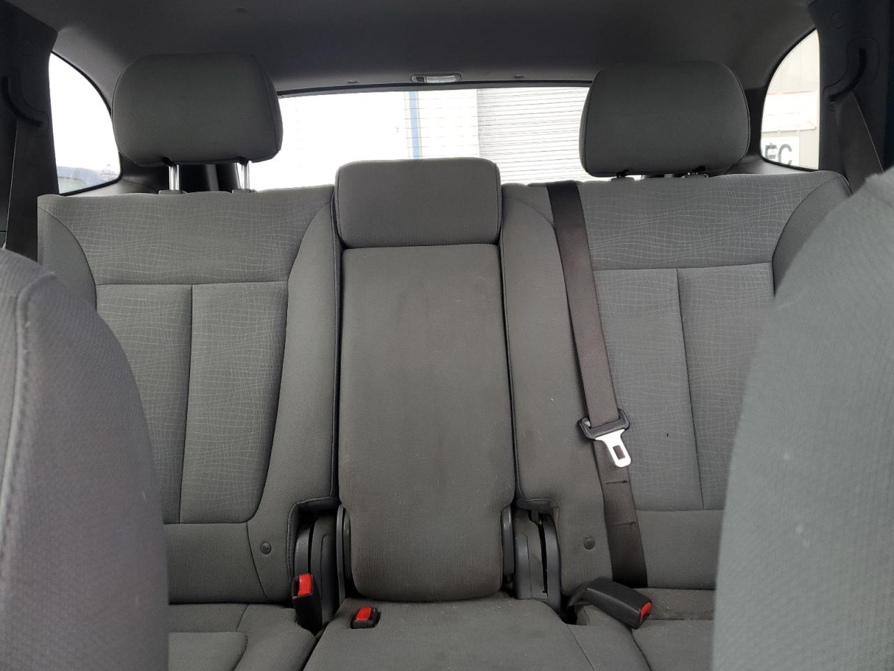 2012 Hyundai Santa Fe - Image 10