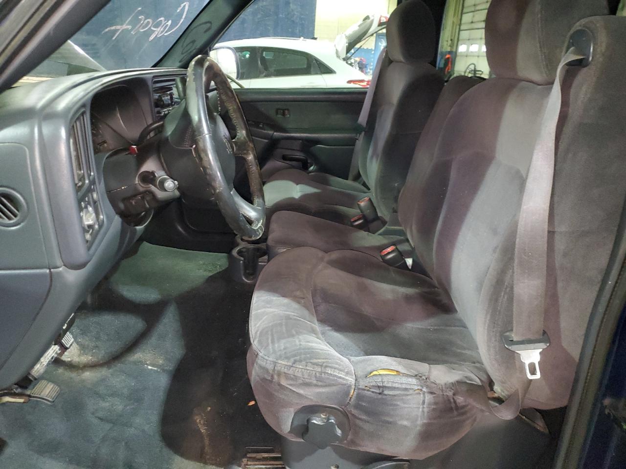 2002 Chevrolet Silverado - Image 7