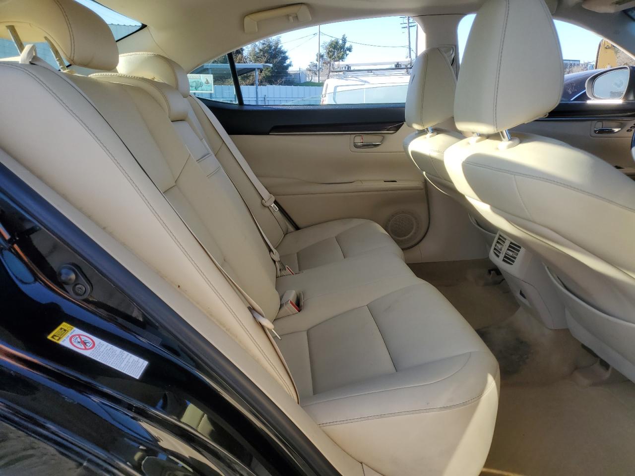 2013 Lexus ES - Image 10