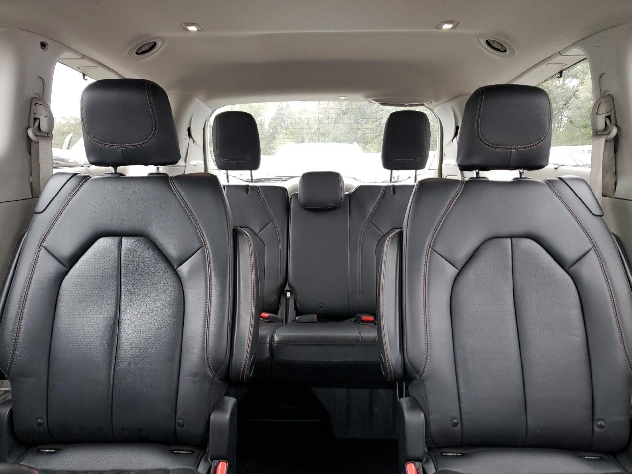 2020 Chrysler Pacifica - Image 10
