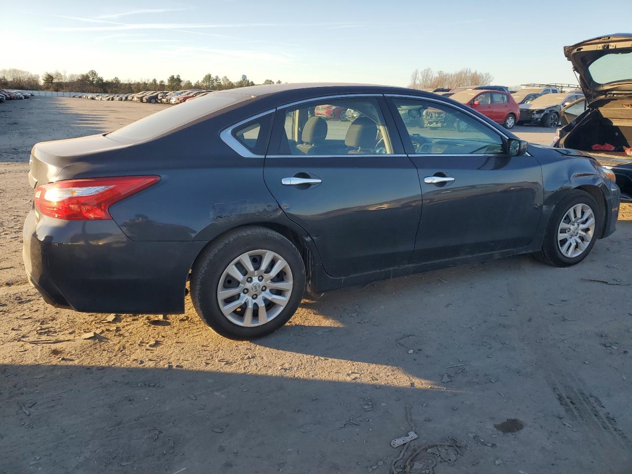 2016 Nissan Altima - Image 3