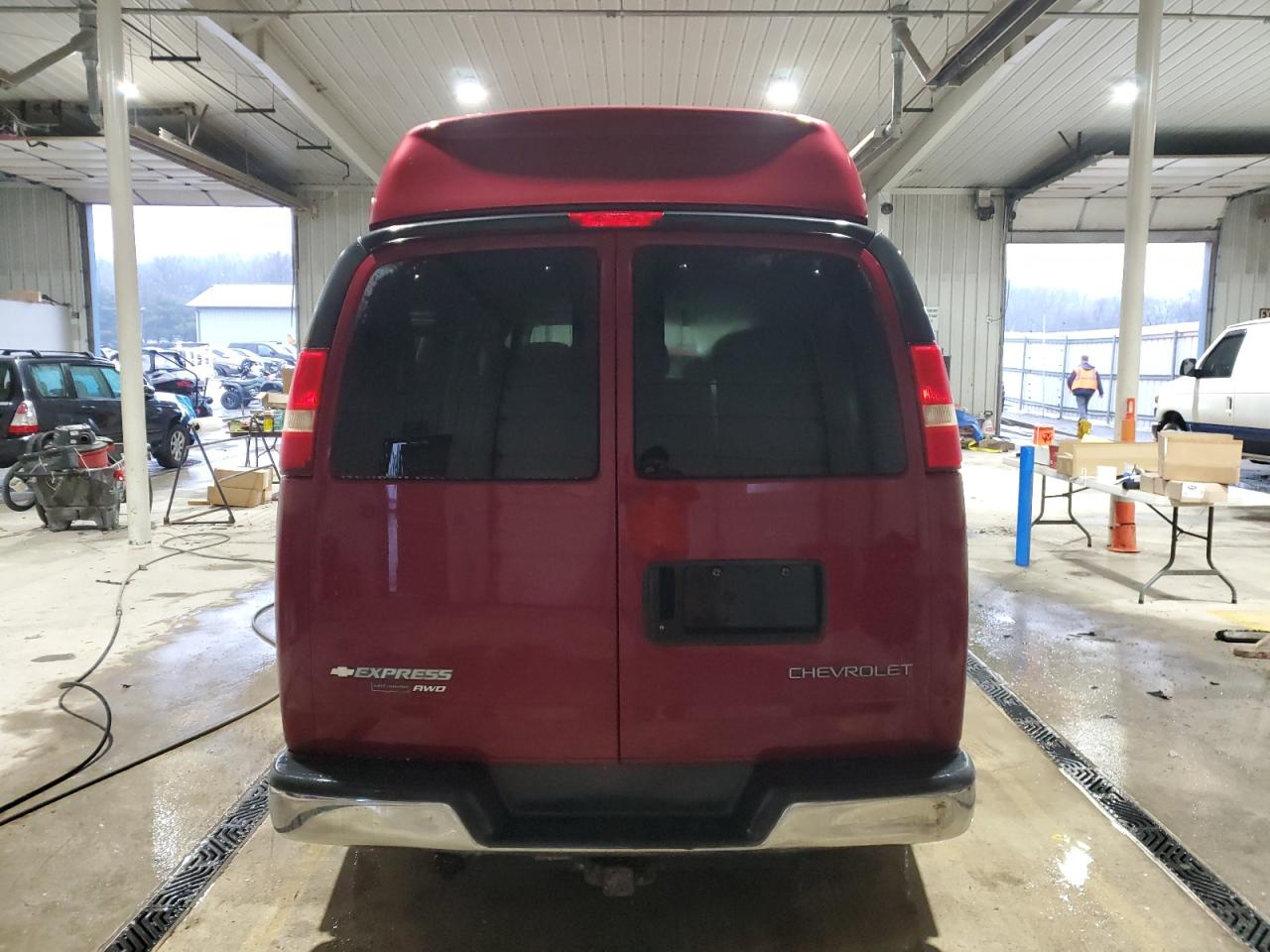 2006 Chevrolet Express - Image 6