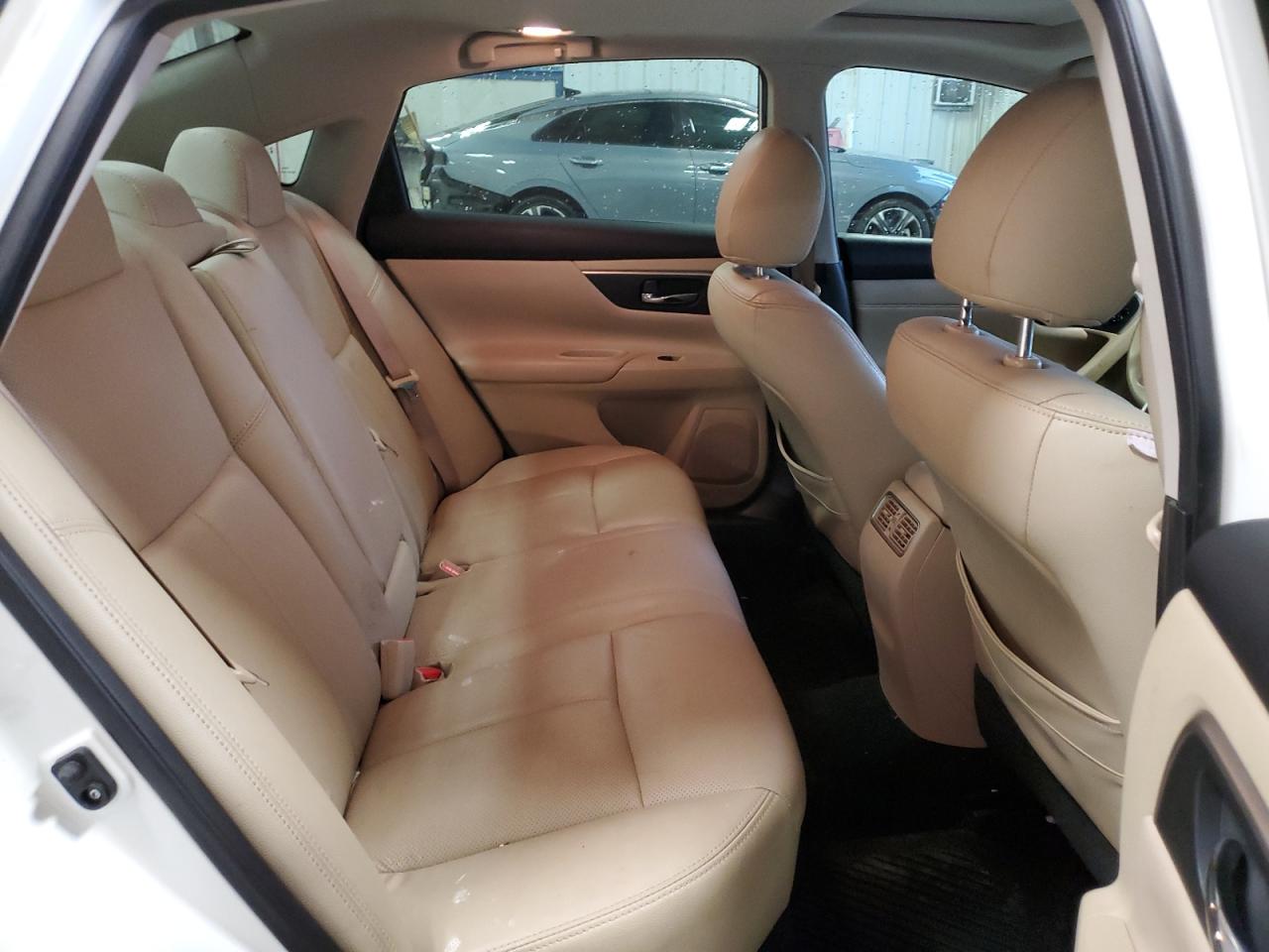 2015 Nissan Altima - Image 10