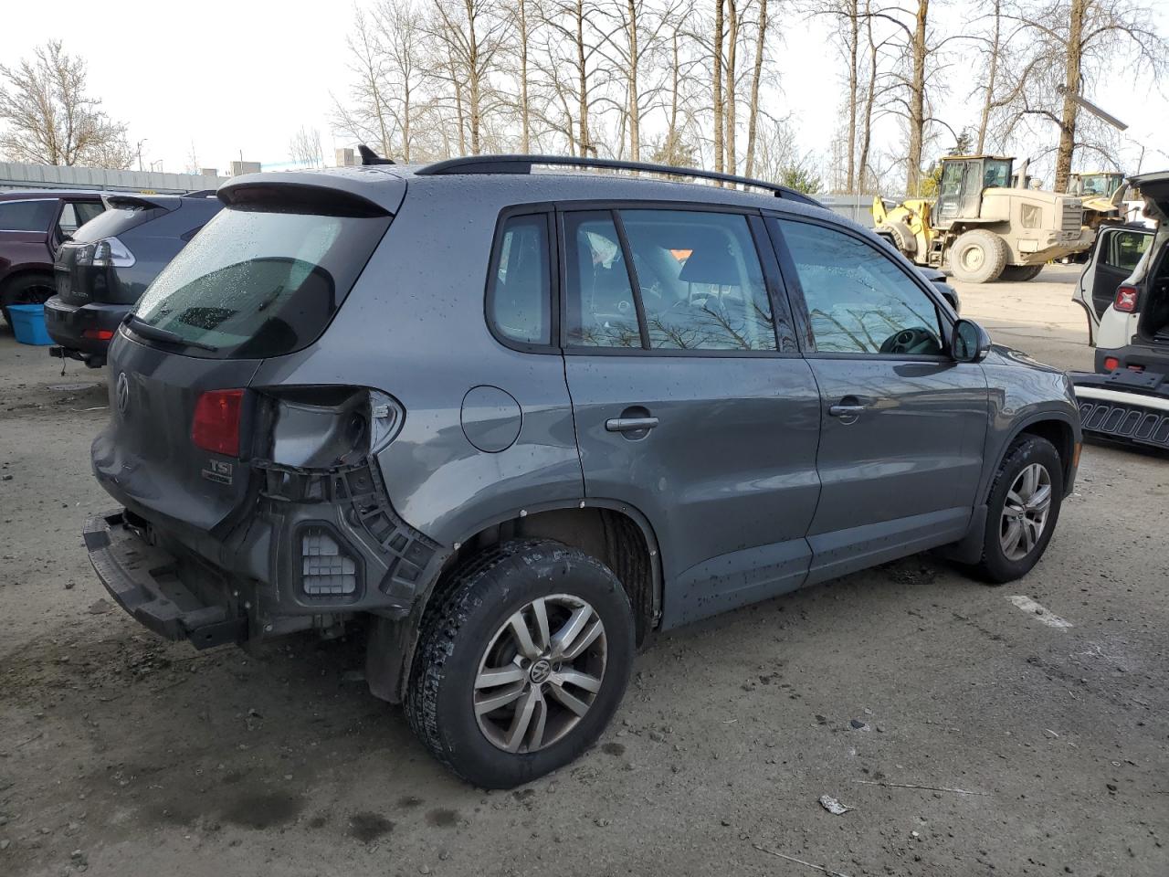 2017 Volkswagen Tiguan - Image 3