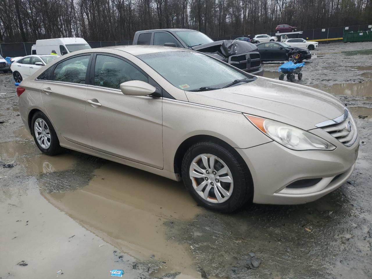 2011 Hyundai Sonata - Image 4