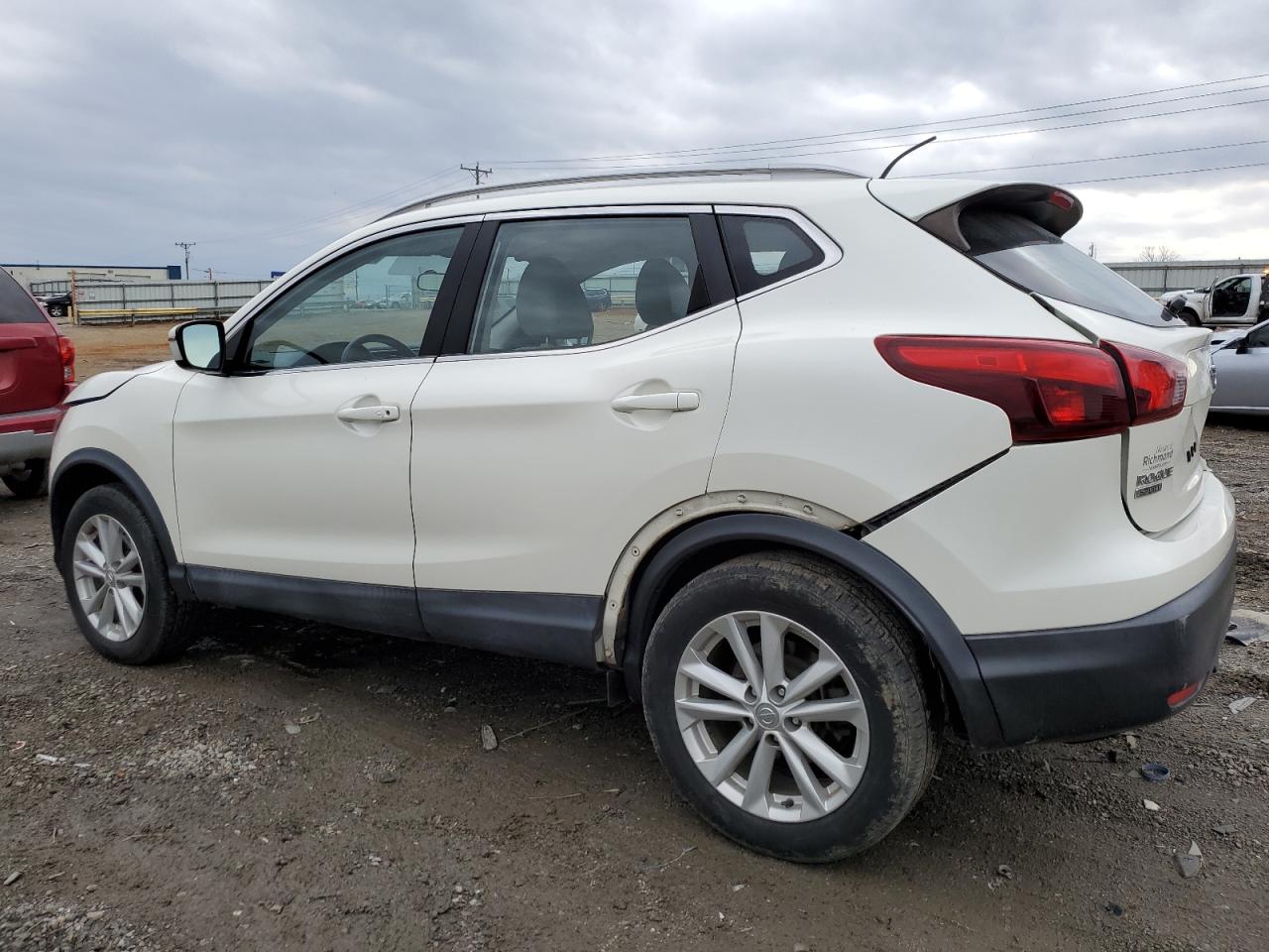 2018 Nissan Rogue - Image 2