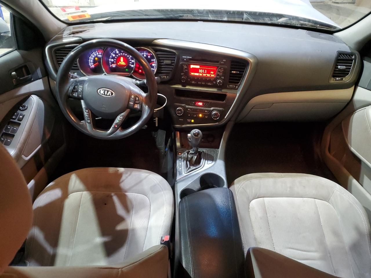 2011 Kia Optima - Image 8