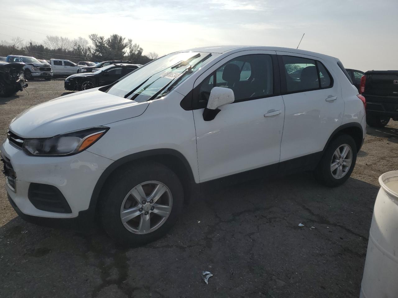 KL7CJNSB3JB711751 2018 CHEVROLET TRAX - Image 1