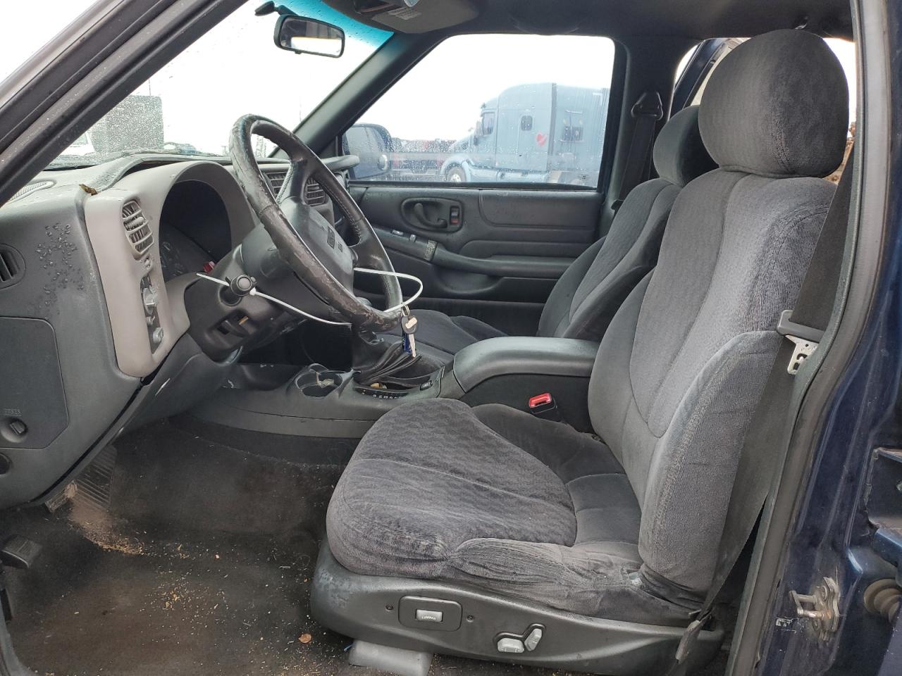 2000 GMC Jimmy - Image 7