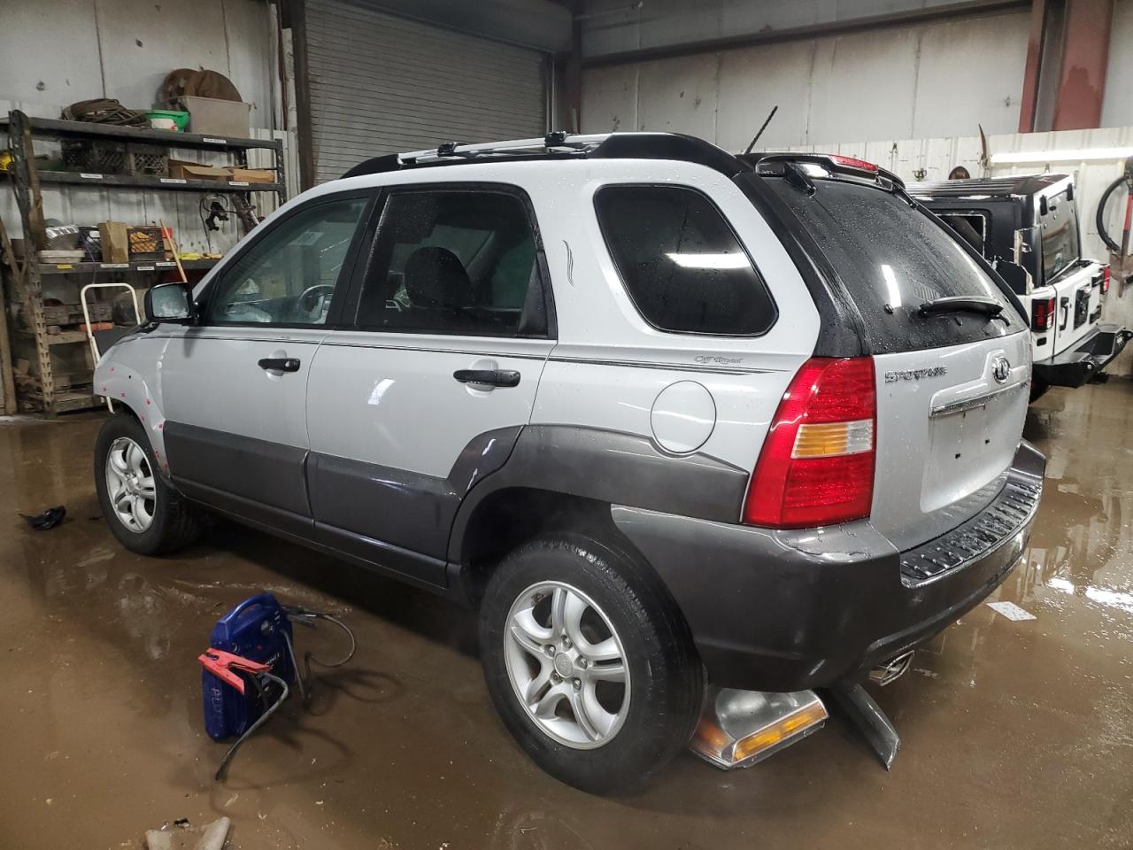 2008 Kia Sportage - Image 2