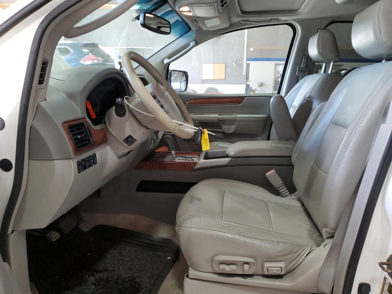 2010 Infiniti QX56 - Image 7