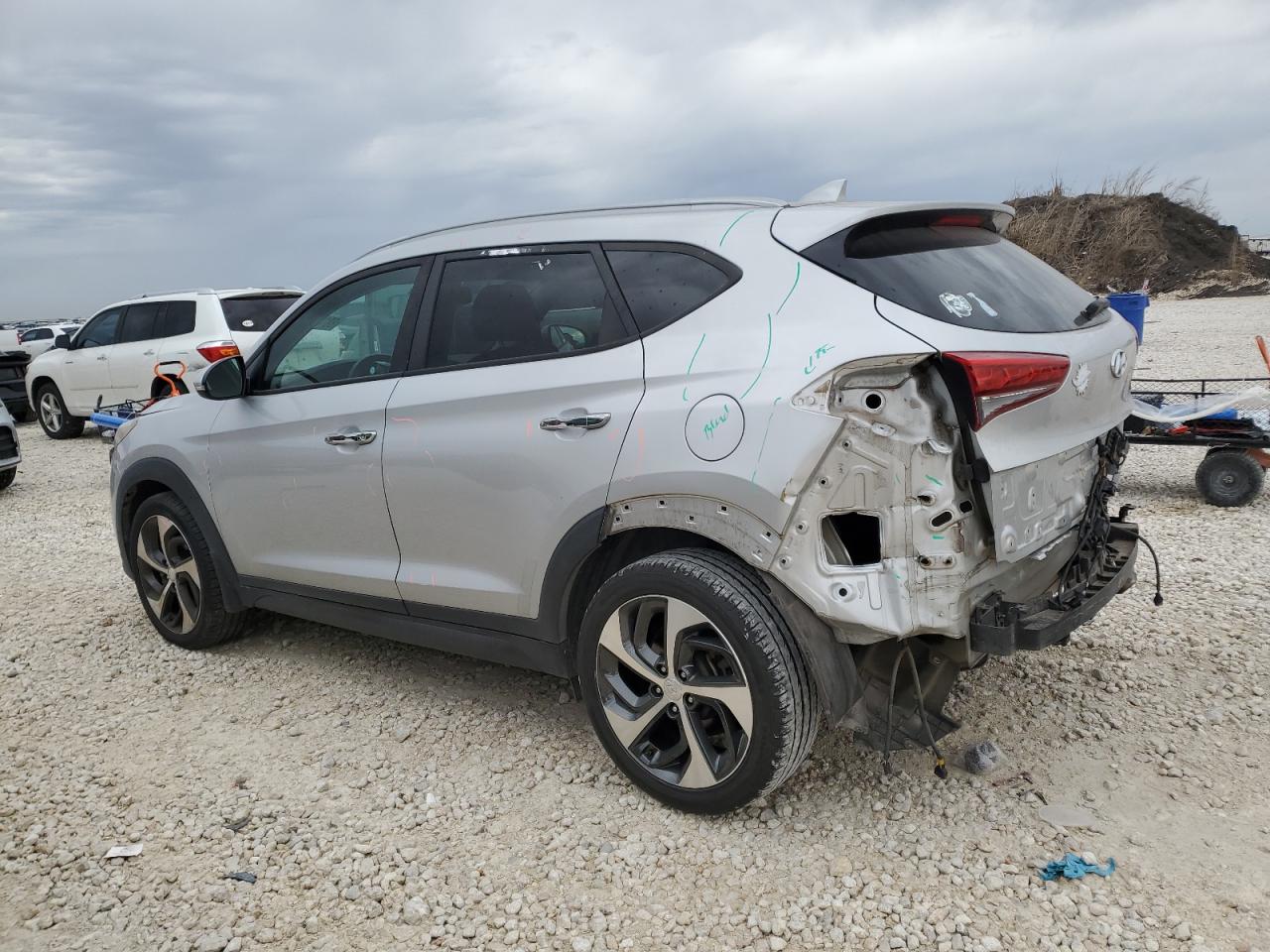 2016 Hyundai Tucson - Image 2