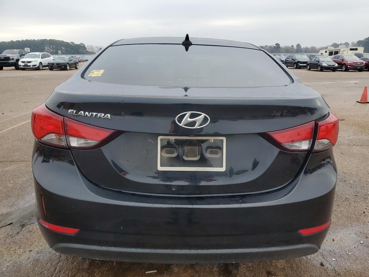 2015 Hyundai Elantra - Image 6