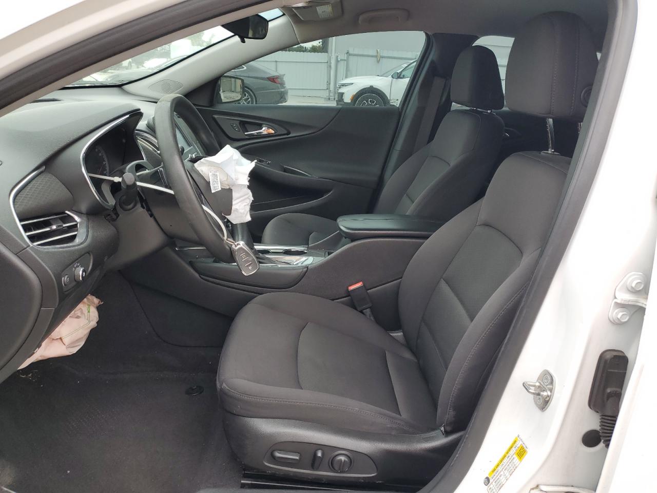 2017 Chevrolet Malibu - Image 7