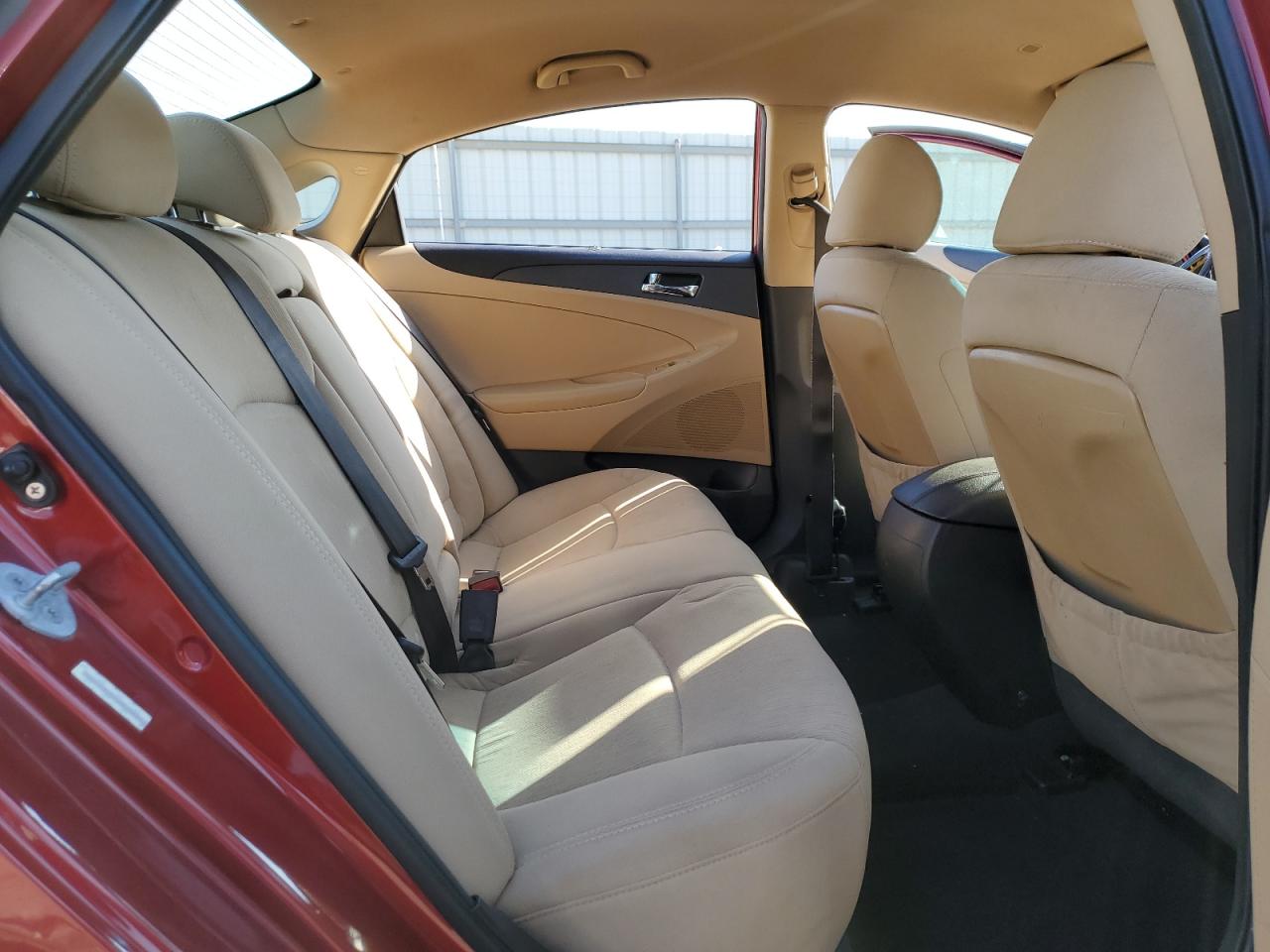 2011 Hyundai Sonata - Image 10