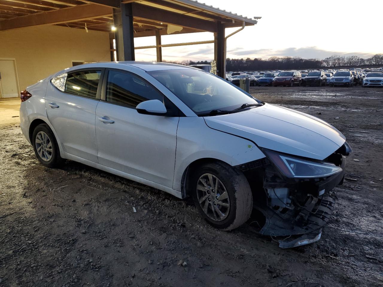 2019 Hyundai Elantra - Image 4