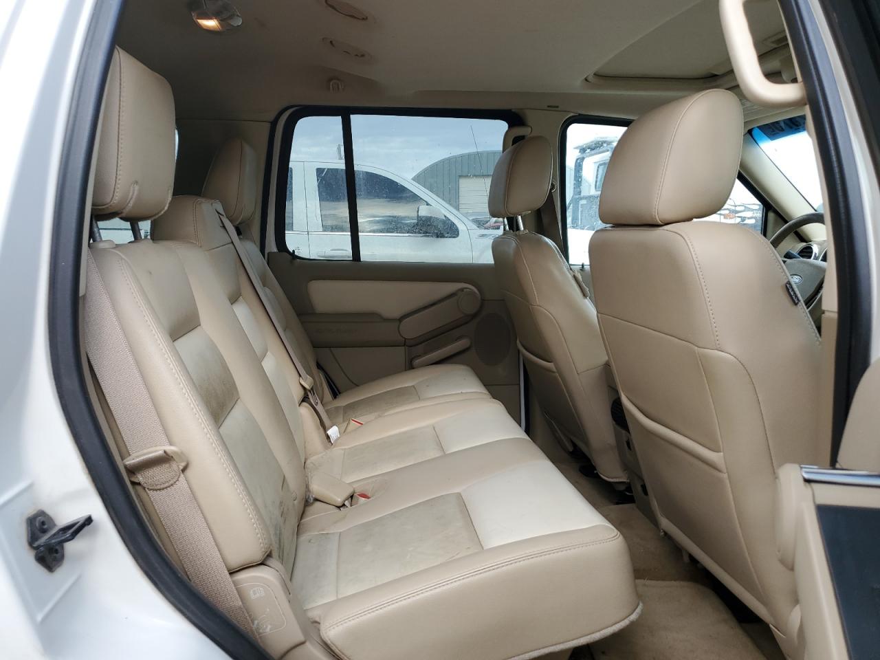 2008 Ford Explorer - Image 12