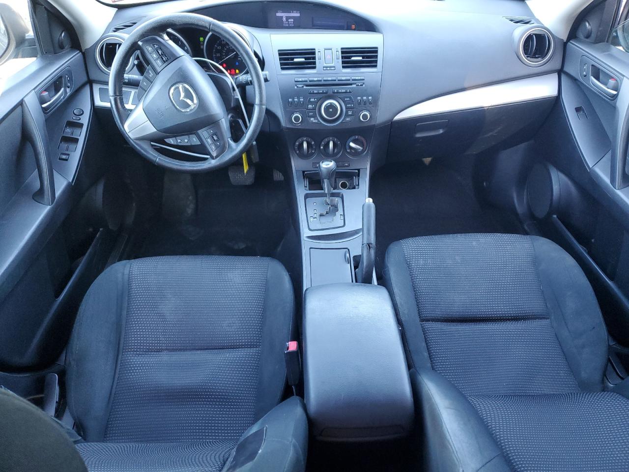 2012 Mazda 3 - Image 8