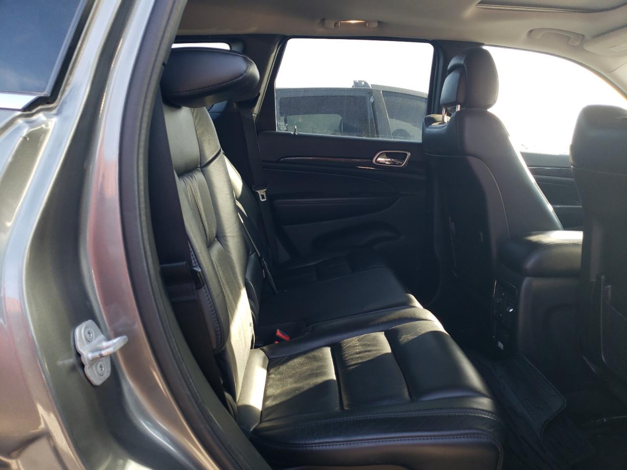 2012 Jeep Grand Cherokee - Image 11