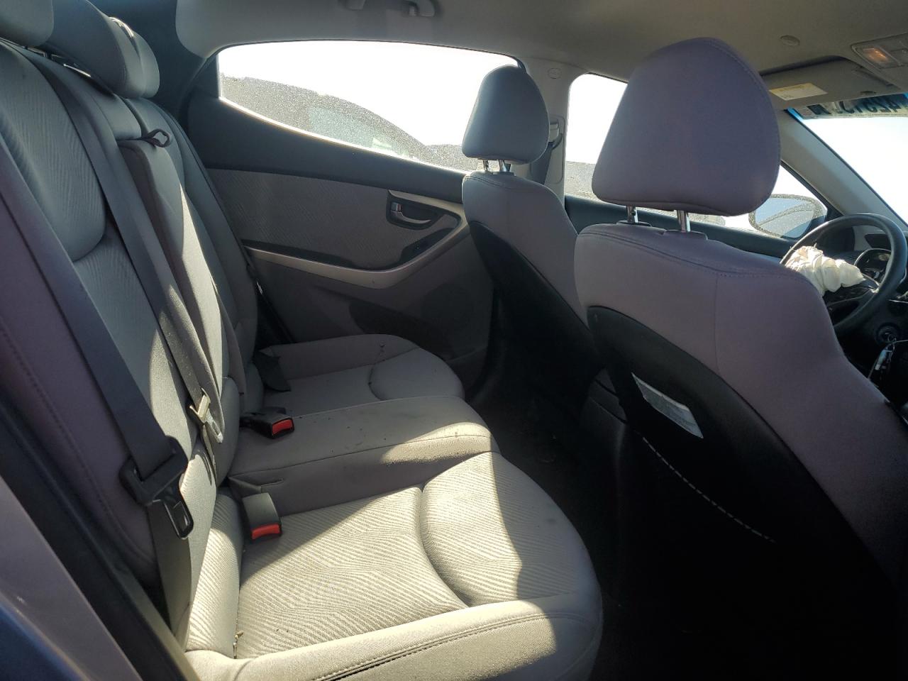 2013 Hyundai Elantra - Image 10