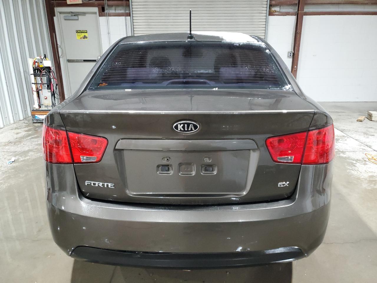 2010 Kia Forte - Image 6