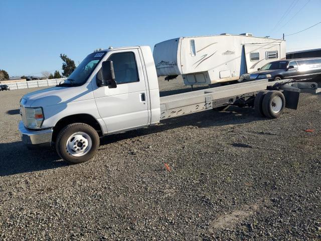 2011 Ford Econoline E450 Super Duty Cutaway Van