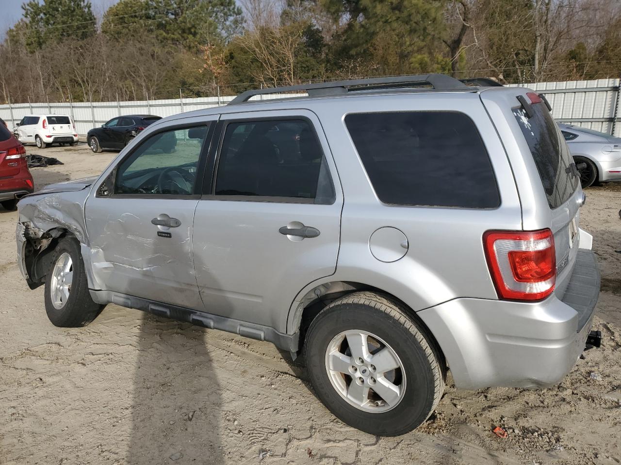 2010 Ford Escape - Image 2