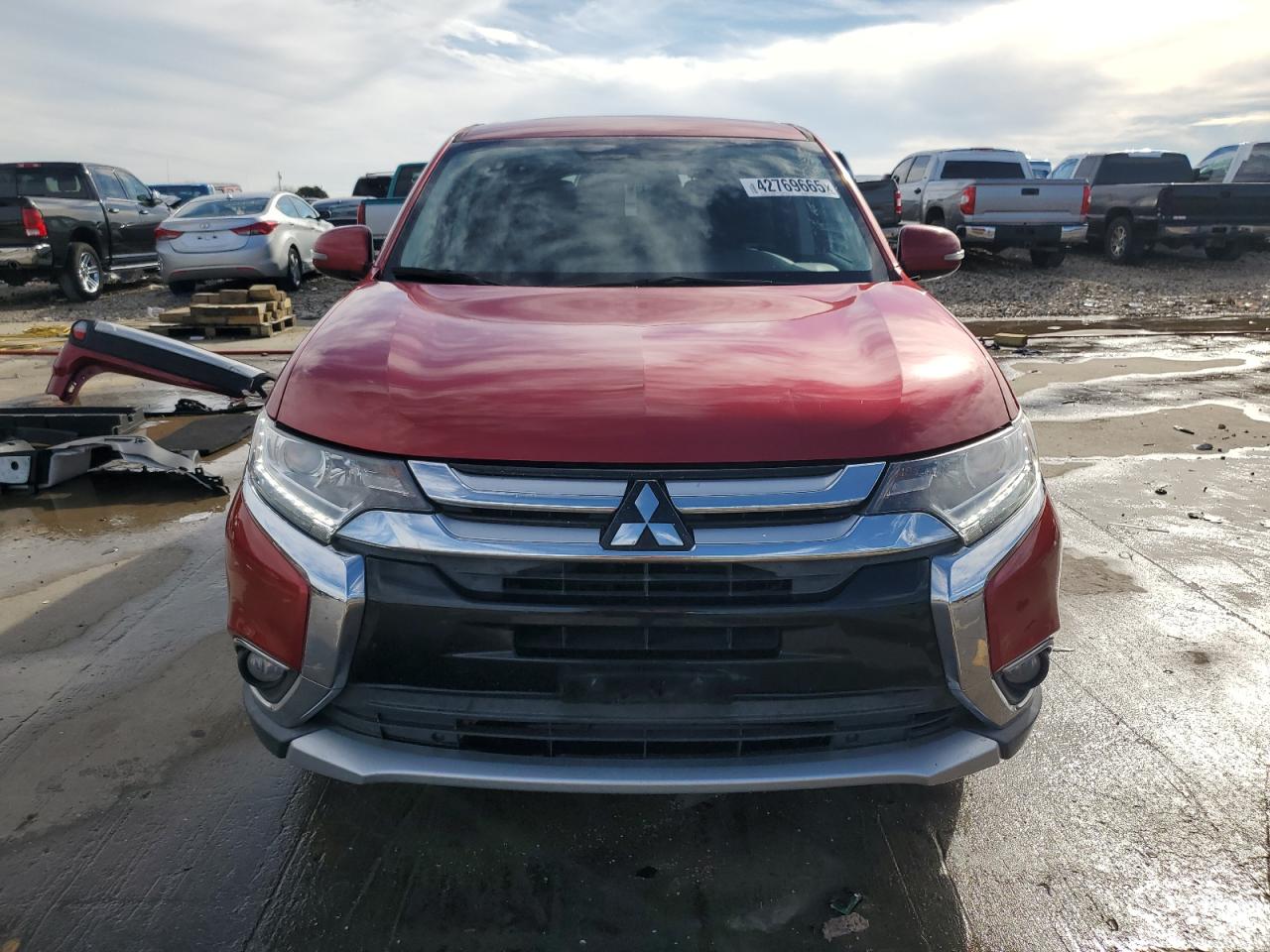 2018 Mitsubishi Outlander - Image 5