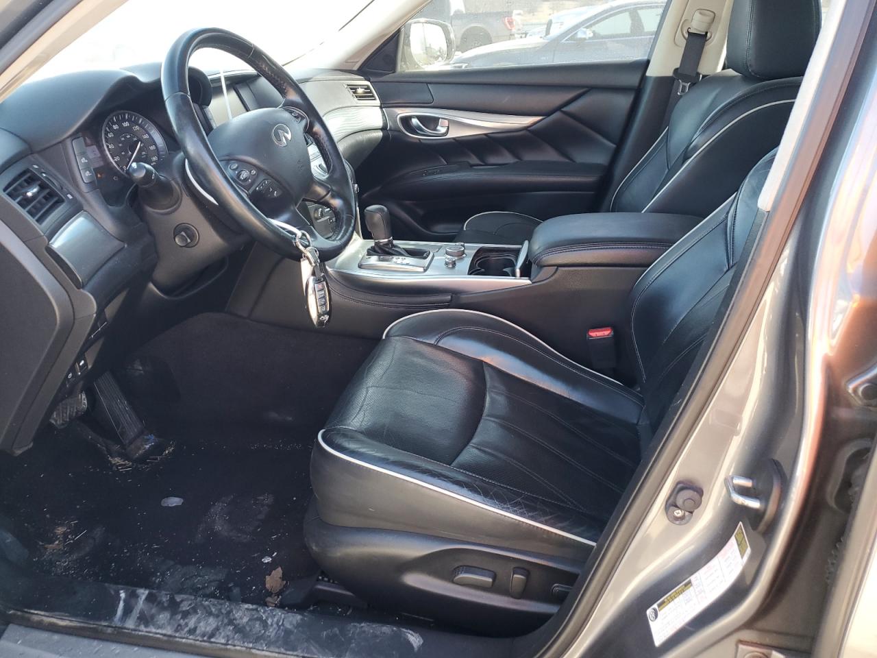 2016 Infiniti Q70 - Image 7