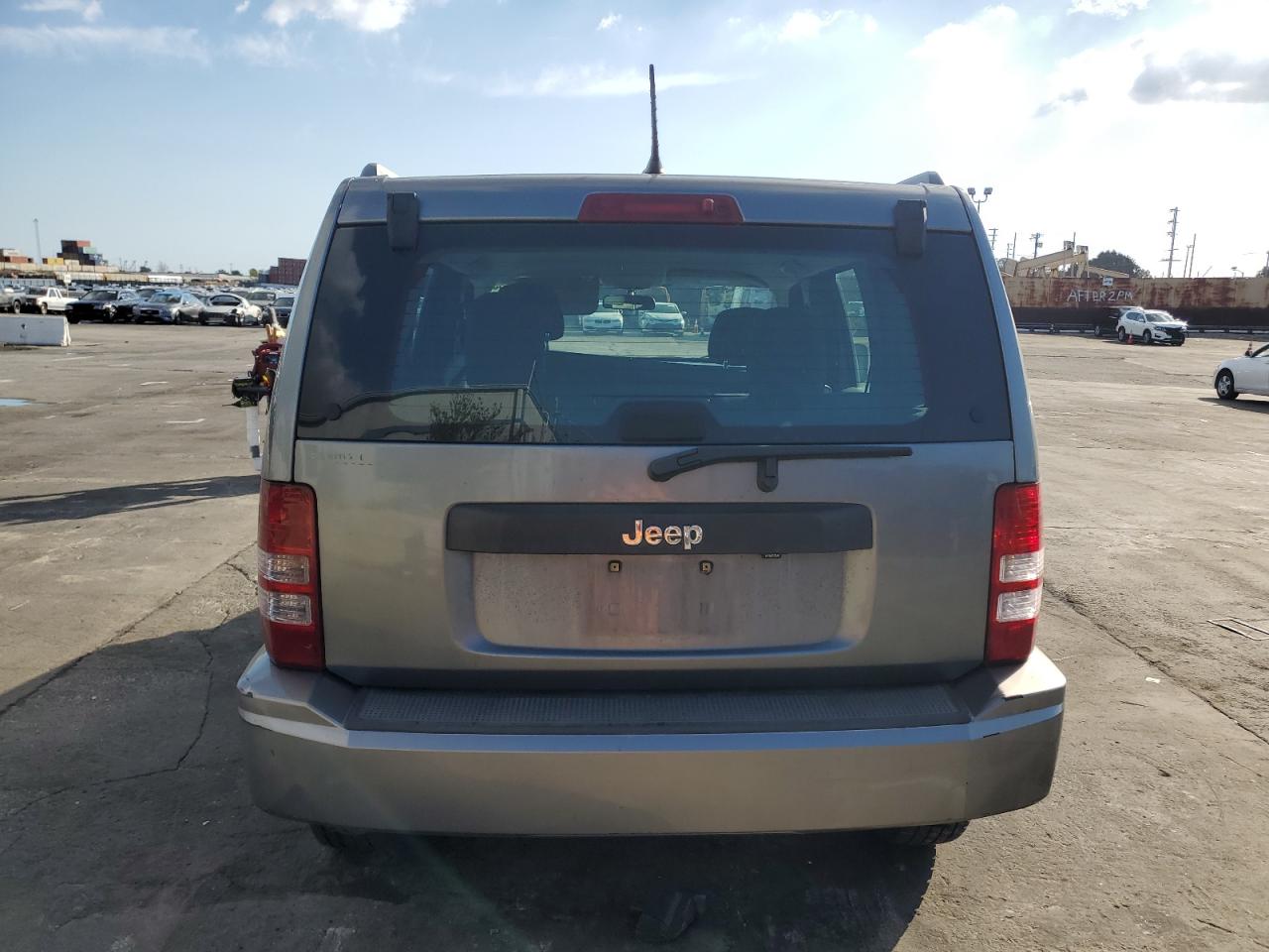 2012 Jeep Liberty (North America) - Image 6