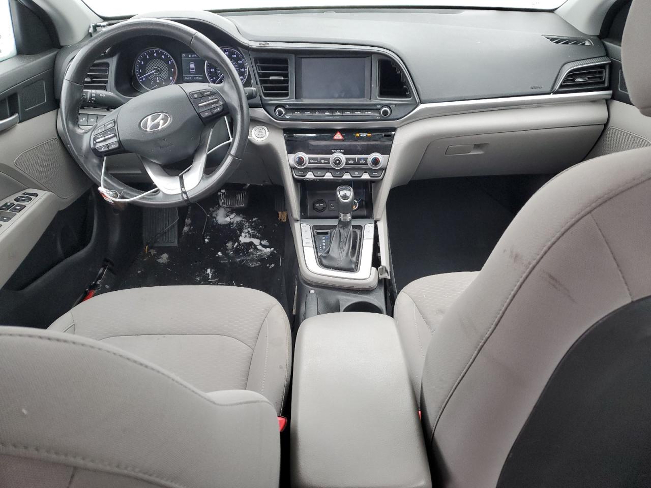 2019 Hyundai Elantra - Image 8