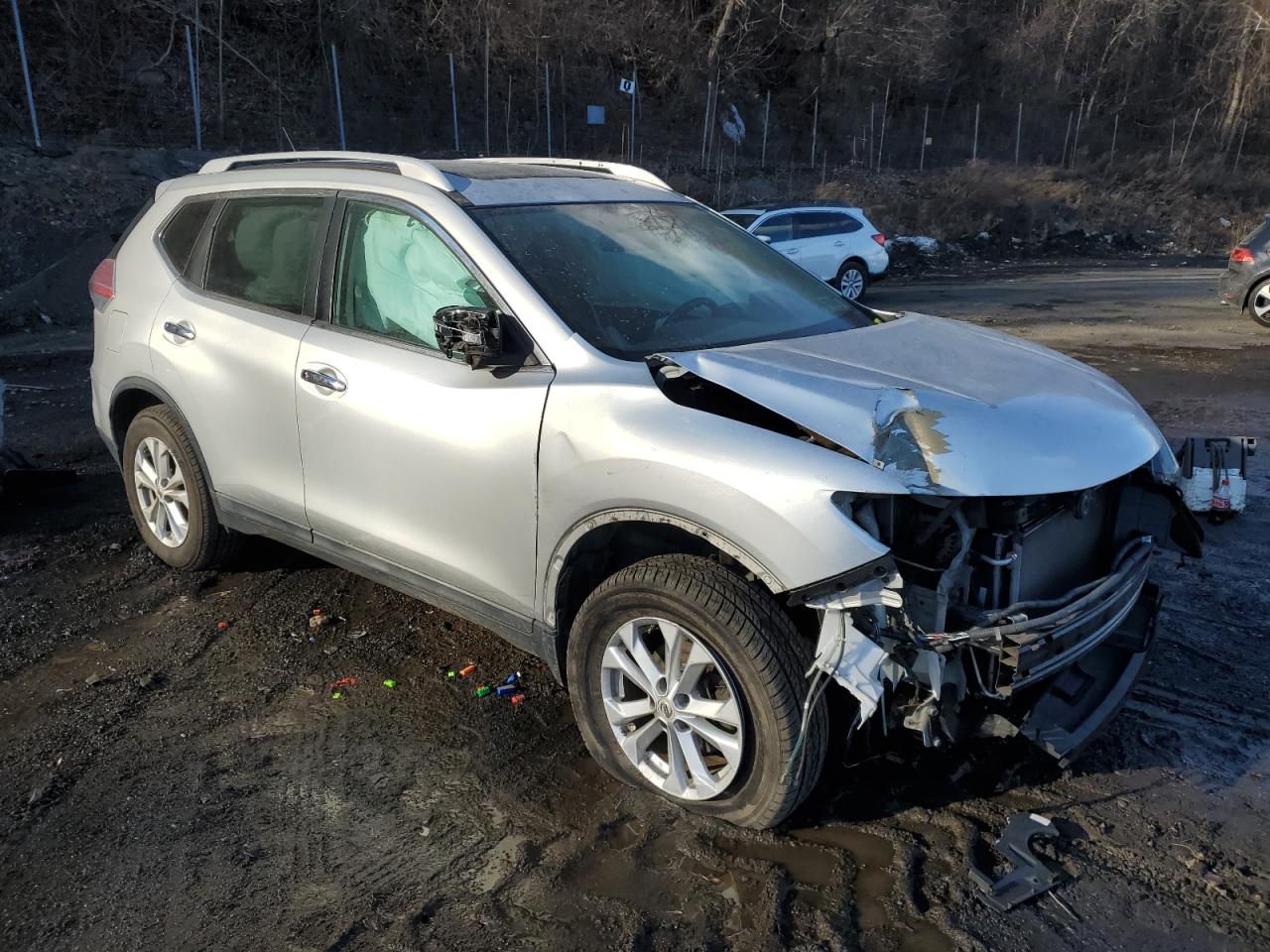 2015 Nissan Rogue - Image 4