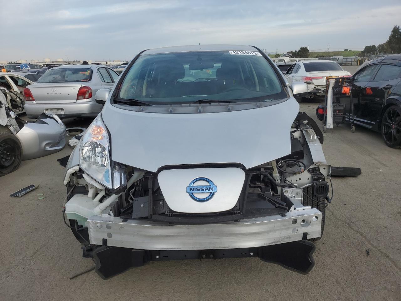 2017 Nissan Leaf - Image 5