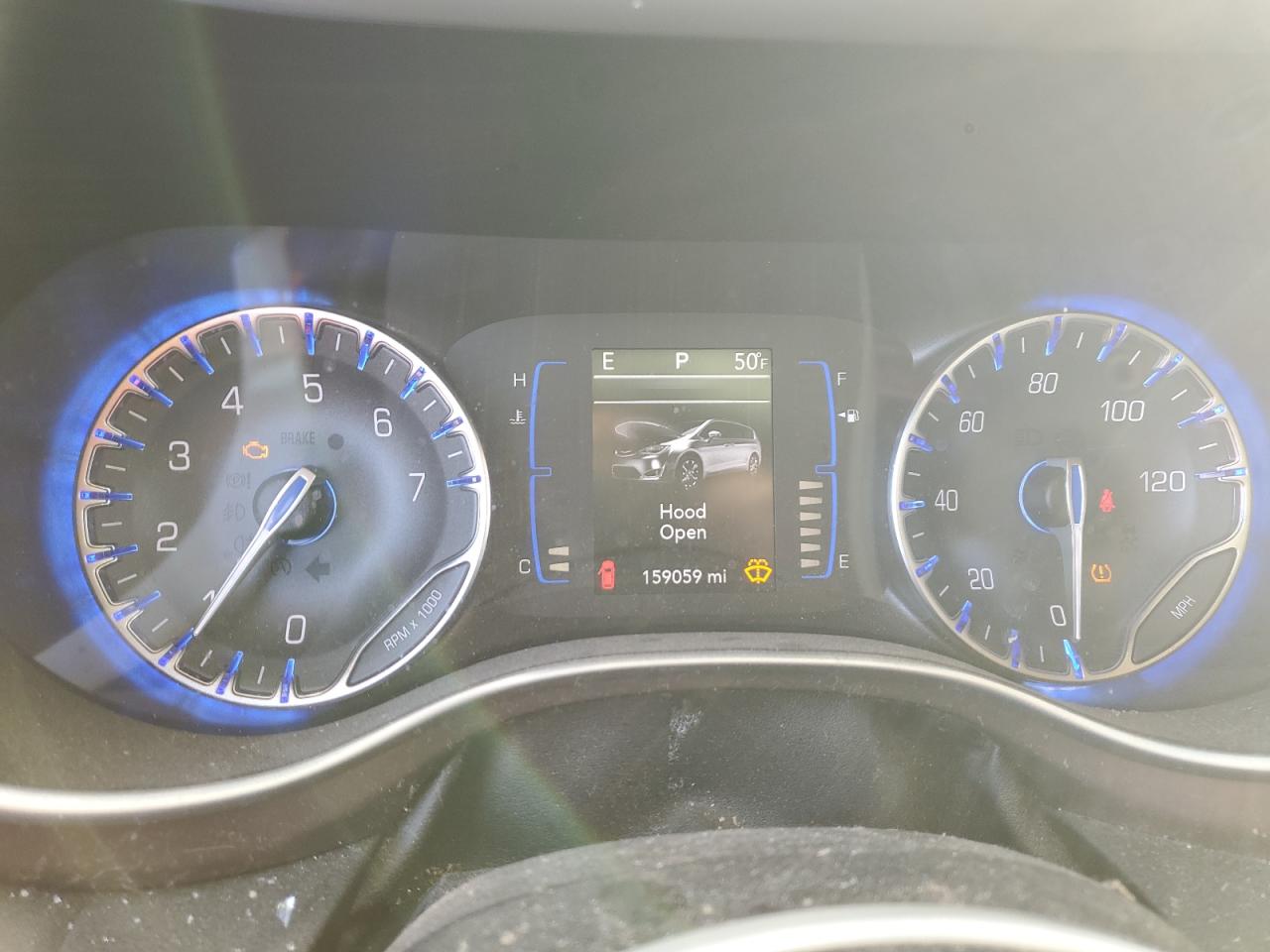 2018 Chrysler Pacifica - Image 9