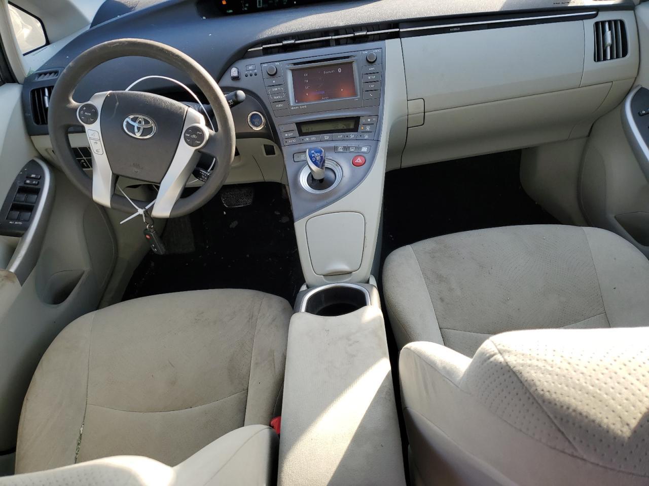 2013 Toyota Prius - Image 8