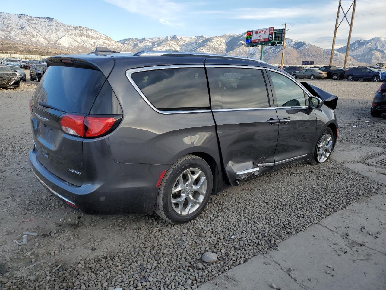 2019 Chrysler Pacifica - Image 3